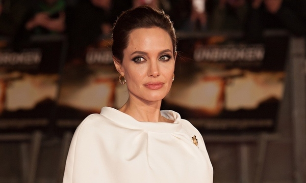 Анджелина Джоли сделала операцию по удалению яичников