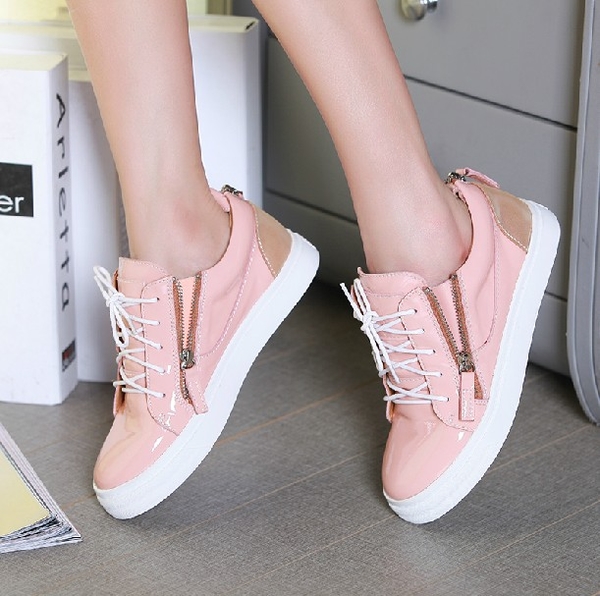 Весеннее обострение: Модницы в кроссовках