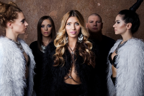 Ведущая шоу Орел и Решка презентовала свою первую сольную песню