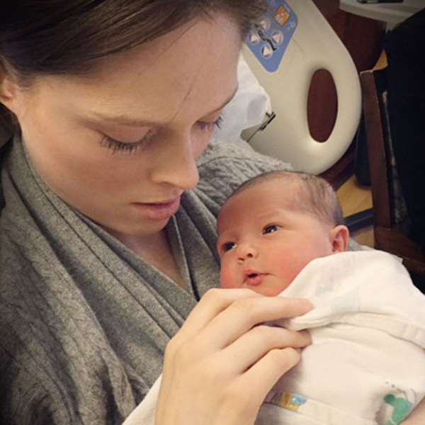 Модель Коко Роша показала новорожденную дочь