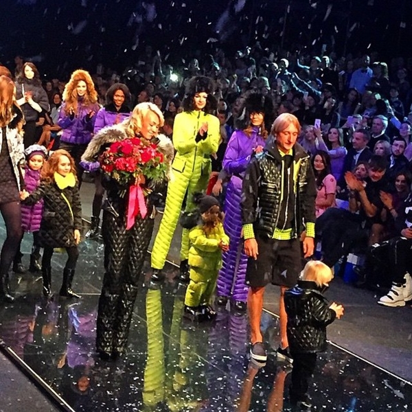 Ани Лорак посетила показ Яны Рудковской на Неделе моды в Москве