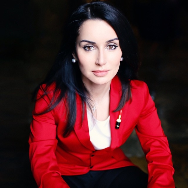 Тина Канделаки произвела фурор снимком без макияжа