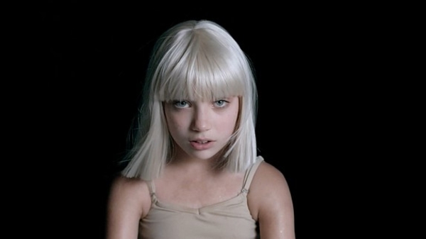 Sia в новом клипе опять сняла юную девочку-танцовщицу