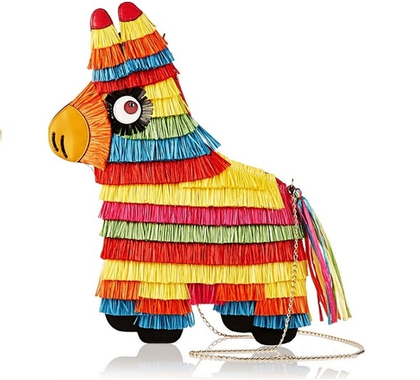 Магнитофон, арбуз и пони: 10 самых неожиданных модных сумок