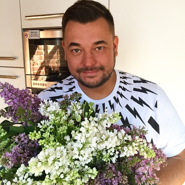 Солист группы Руки Вверх Сергей Жуков стремительно потерял вес