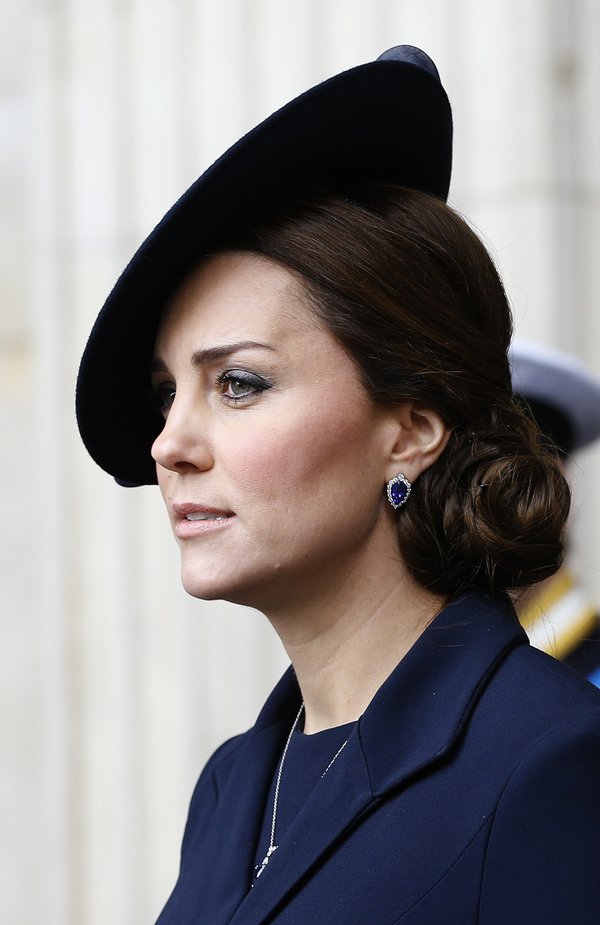 Известная писательница раскритиковала стиль Кейт Миддлтон