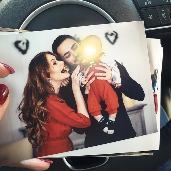 Слава из НЕАНГЕЛОВ показала забавные семейные фото