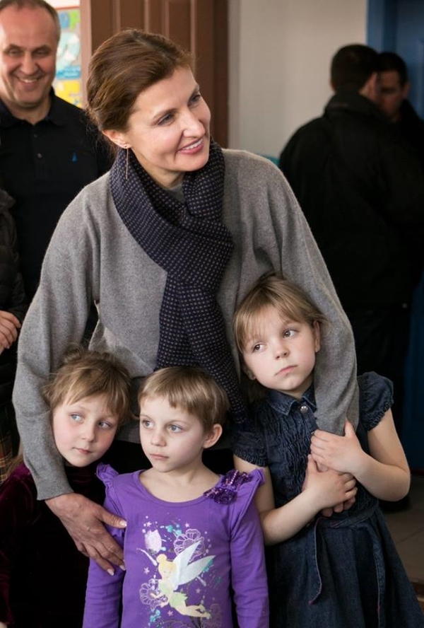 Марина Порошенко сходила с украинскими детьми в планетарий
