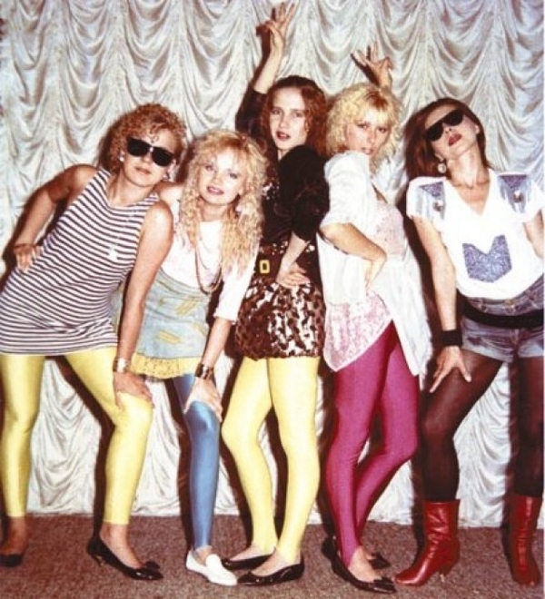 Привет из 90-ых: ТОП-10 популярных вещей из прошлого