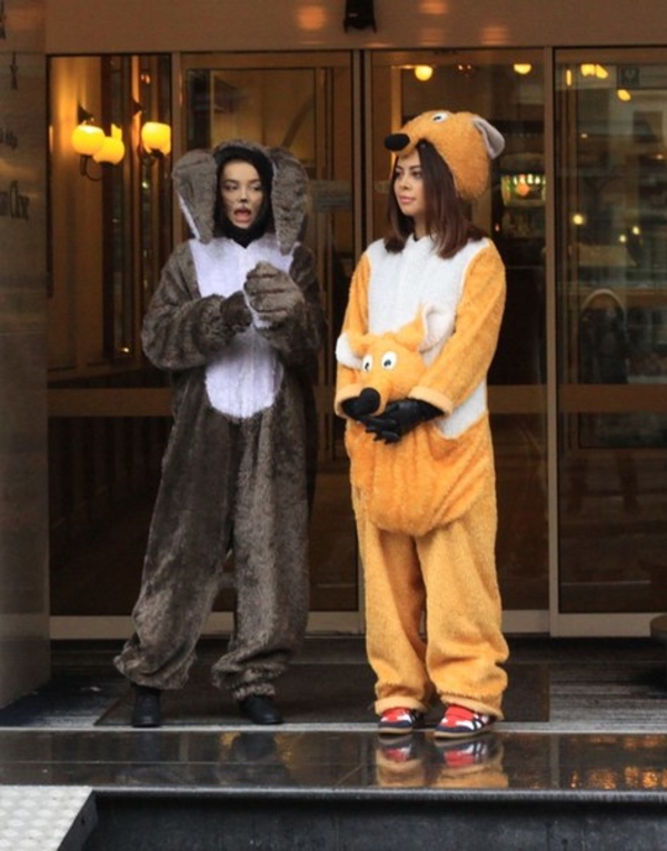 Холостяк Сергей Мельник нарядил в зверей участниц шоу