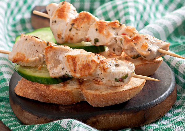 Как приготовить шашлычки из курицы на шпажках