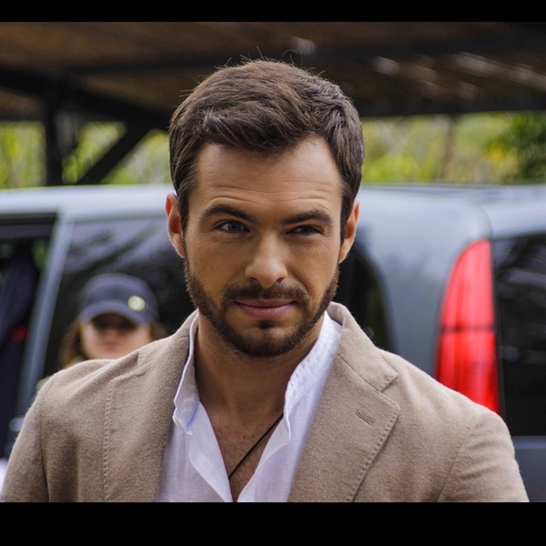 Опрос: Кто победит в шоу Холостяк 5?