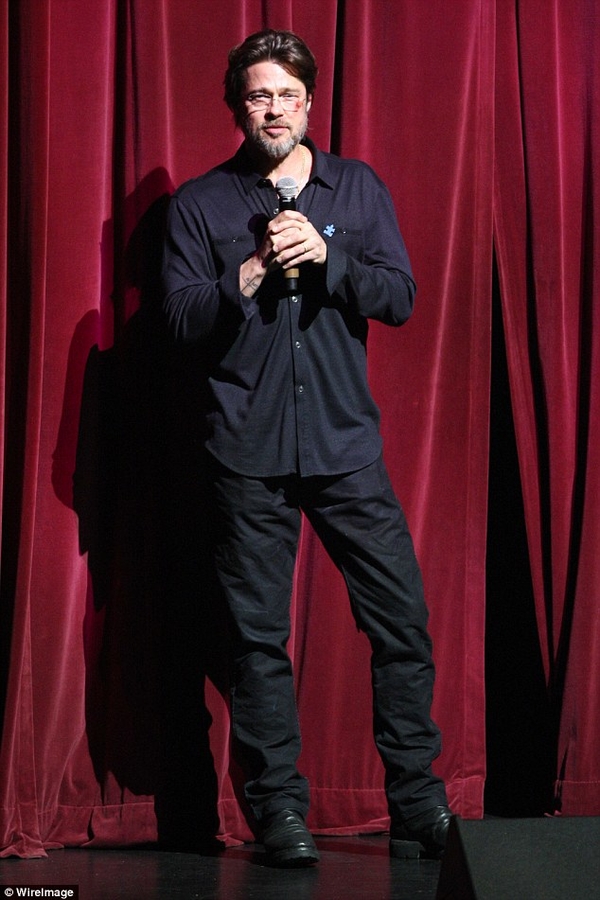 Брэд Питт появился на публике с разбитым лицом