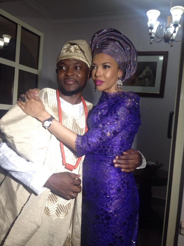 Каролина Ашион погуляла на африканской свадьбе