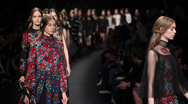 Борьба с анорексией: Модели скрывают свой вес, чтобы обойти закон