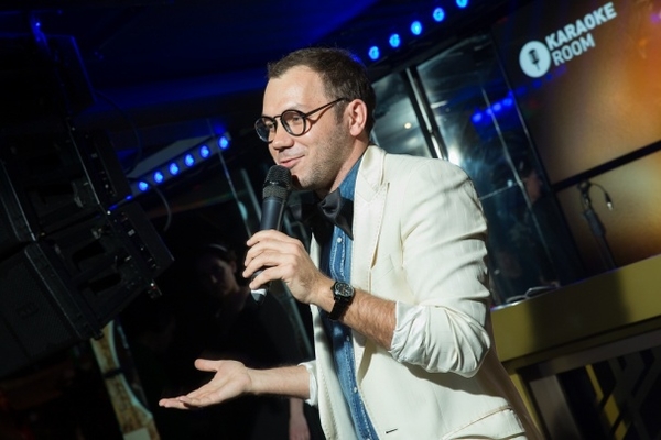 Дизайнер Андре Тан решил стать диджеем