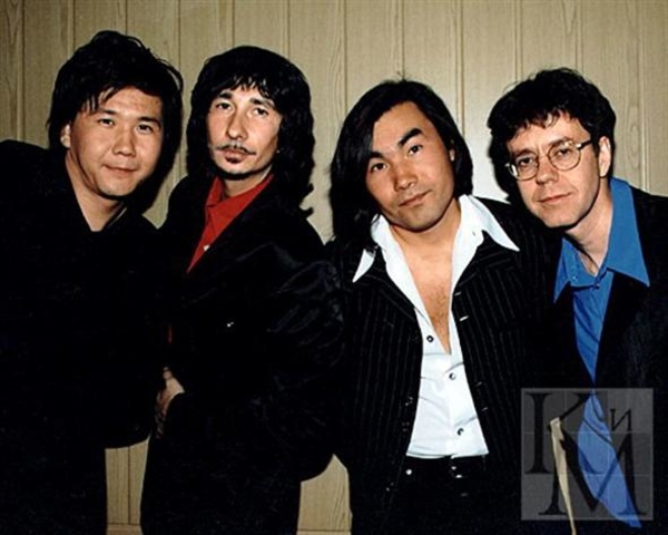 Умер первый солист А-Студио: Смотри фото из жизни Батырхана Шукенова