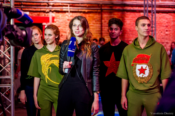 В России показали патриотичные коллекции одежды в честь 9 мая