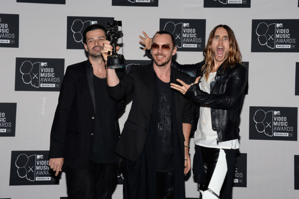 На гитариста 30 Seconds to Mars попытались напасть в Киеве