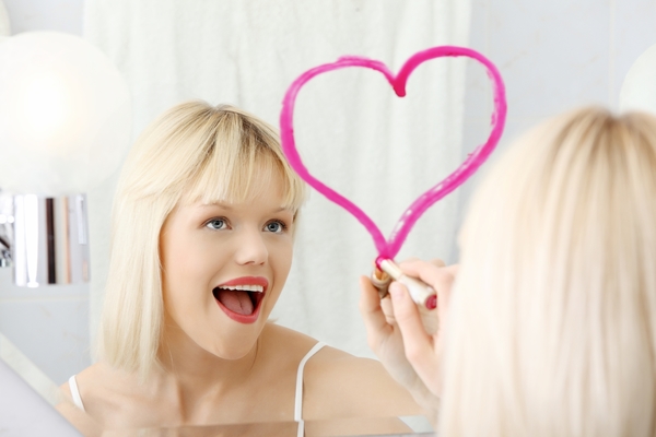 Тест: какой цвет помады соответствует твоему настроению?