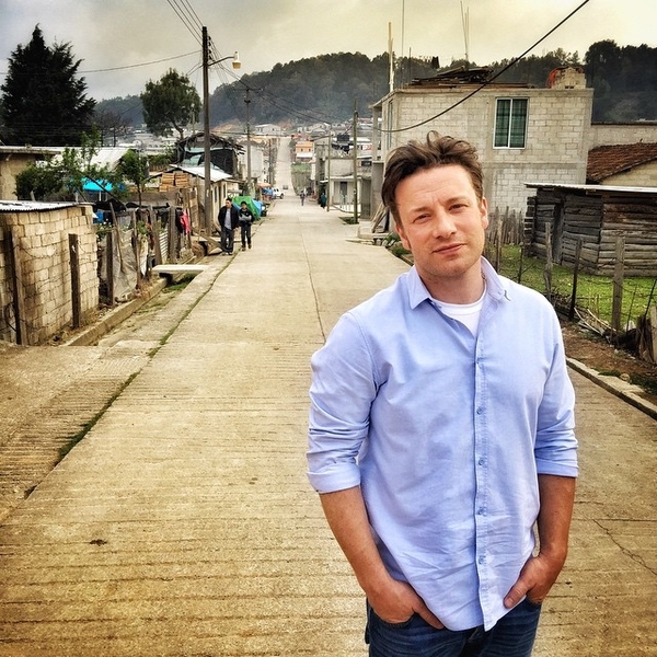 Джейми Оливер посвятил принцессе Шарлотте рецепт торта