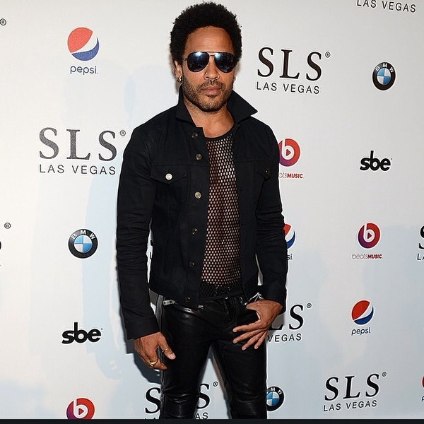 Ленни Кравиц представил новый провокационный клип