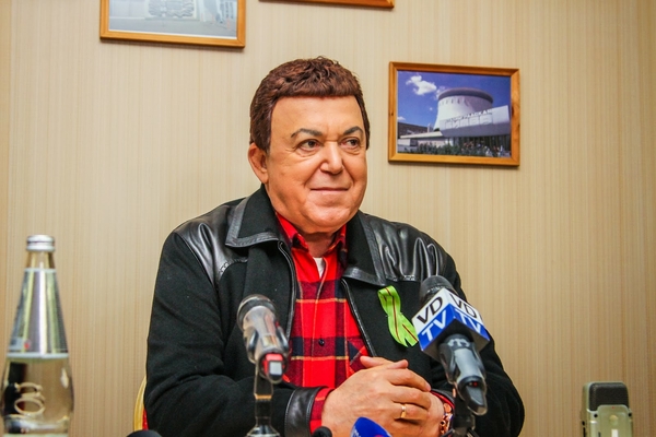 Иосиф Кобзон назвал украинскую власть "мракобесами"