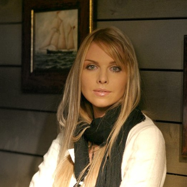 Российская певица Варвара прокатилась на танке