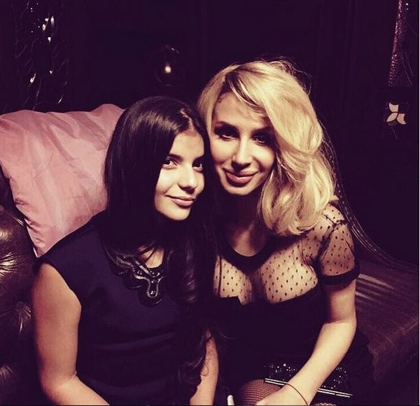 Дочь продюсера LOBODA презентовала свой дебютный клип