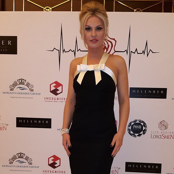 Певица Камалия поделилась фото со своими дочками