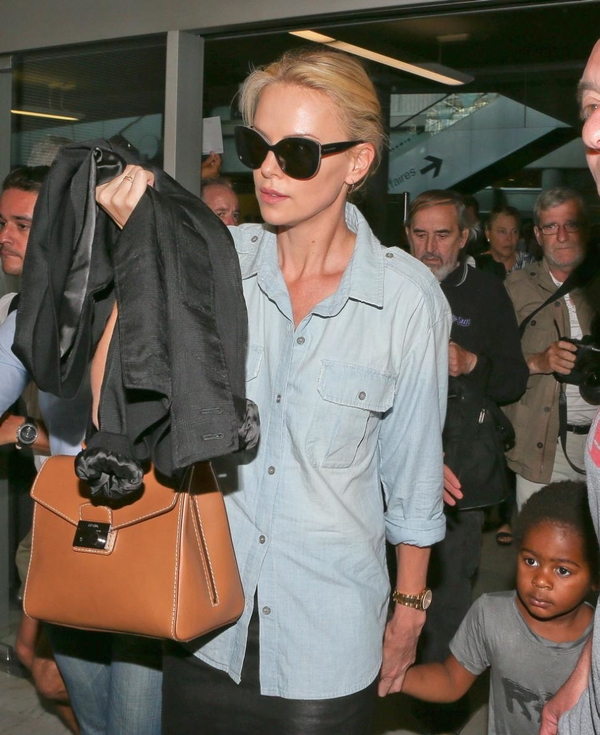 Каннский фестиваль 2015: Шарлиз Терон и Наоми Уоттс прилетели с детьми