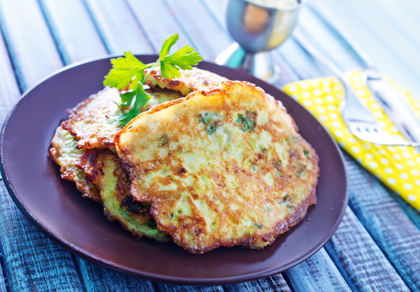 Как приготовить оладьи из кабачков (видео)