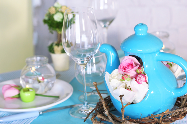 Весенняя сервировка в синих тонах