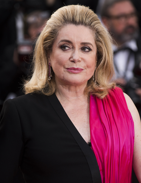 Каннский кинофестиваль: 71-летняя Катрин Денев в элегантном образе