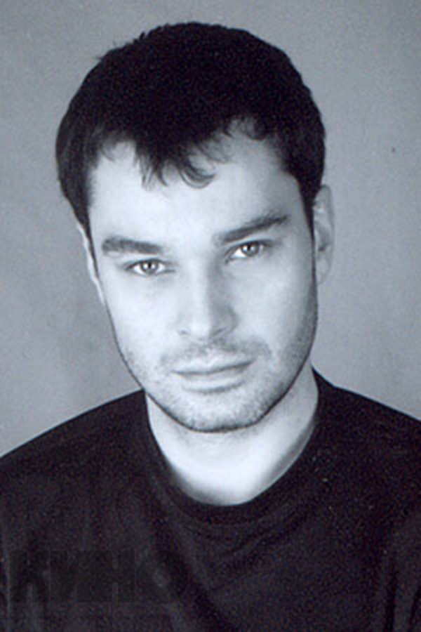 Актер Степан Морозов покончил с собой из-за развода с женой