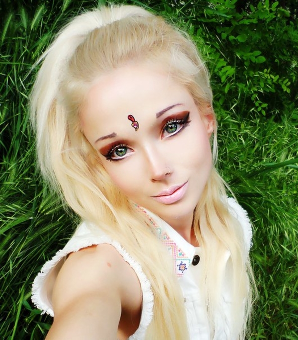 Одесская Барби покорила иностранные таблоиды своими длинными ногами