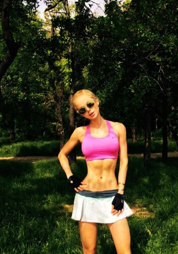 Одесская Барби покорила иностранные таблоиды своими длинными ногами