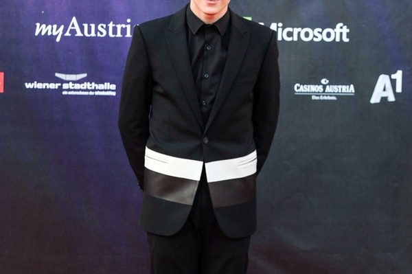 instagram.com/loicnottet