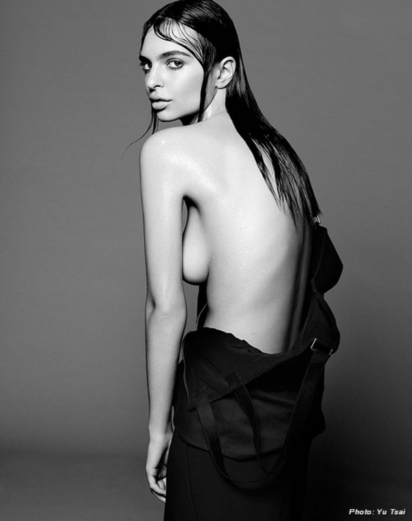 Модель Эмили Ратаковски обнажилась для Sports Illustrated