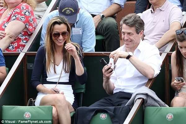Хью Грант посетил с экс-возлюбленной теннисный матч