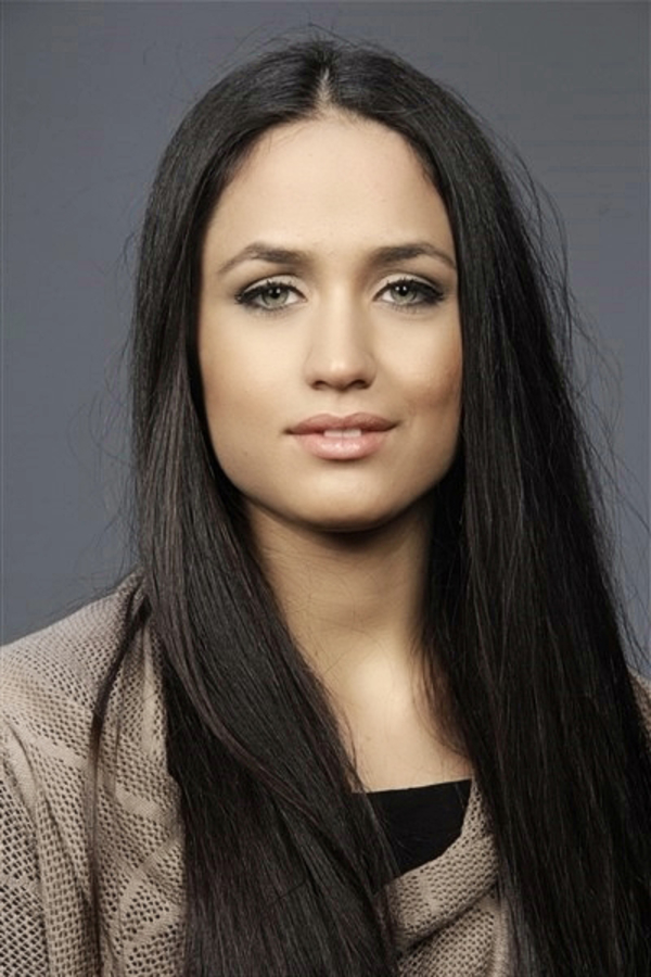 19-летняя турецкая певица вышла из комы после выстрела в голову