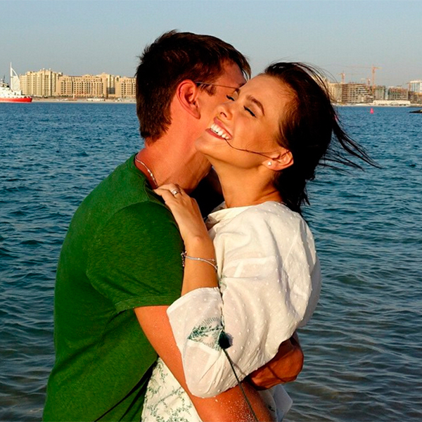 Елена Темникова поделилась трогательными фото с двухмесячной дочкой