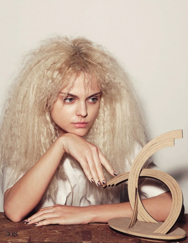 Модель Виктория Сасонкина стала новым лицом Ukrainian Fashion Week