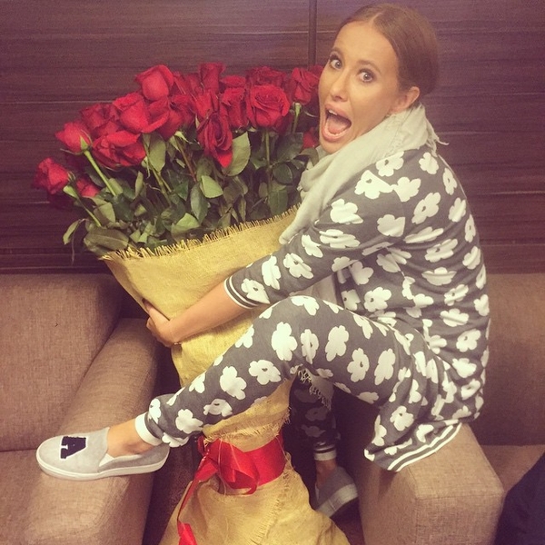 Ксения Собчак присвоила себе букет роз, подаренный Киркорову