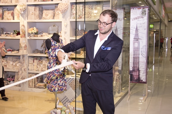 Андре Тан открыл магазин домашнего текстиля