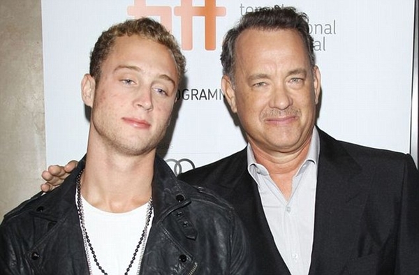 Сын Тома Хэнкса объявлен в розыск