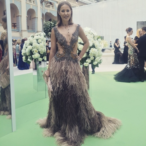 Ксения Собчак прокомментировала свое фото с обнаженными ягодицами