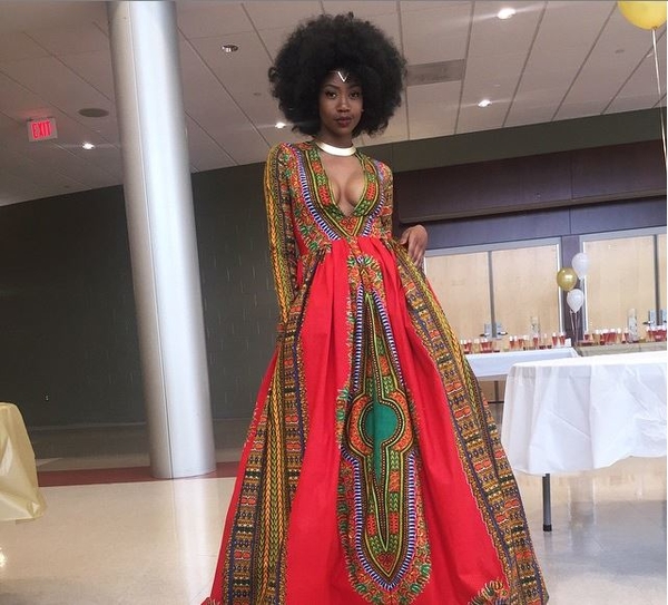 Школьница создала выпускное платье, которое впечатлило дизайнеров