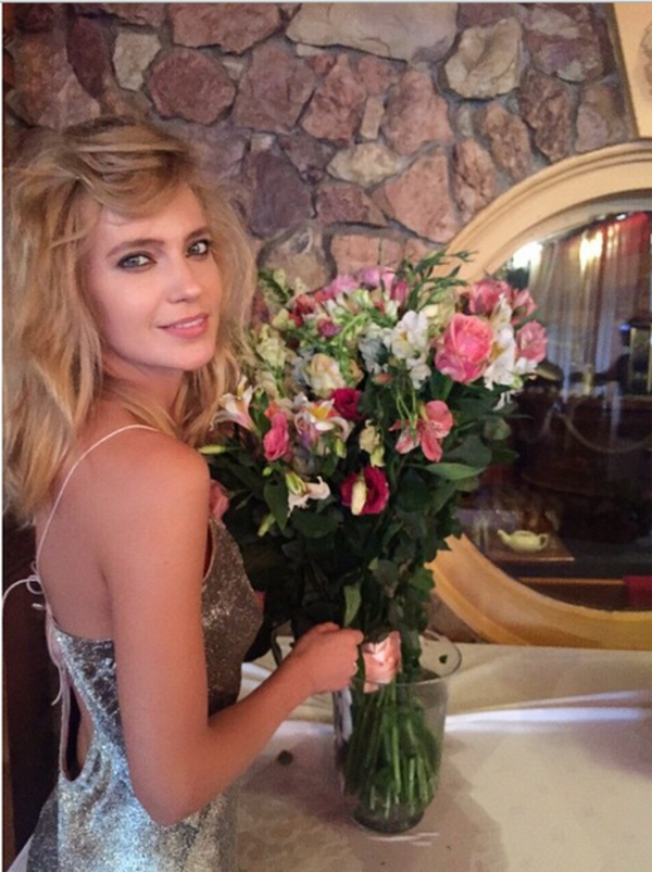 Глюкоза показала фото со своего дня рождения