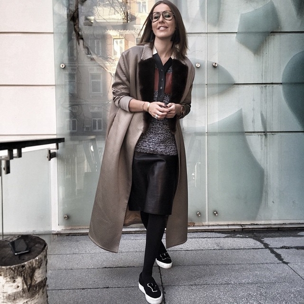 Ксения Собчак похвасталась длинными ногами